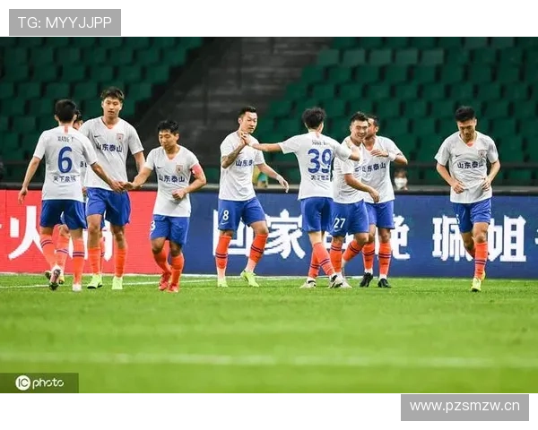 山东泰山中场节奏失控情况显现,近期表现波动引发战术体系稳定性考验 山东泰山中场节奏失控情况显现,近期表现波动引发战术体系稳定性考验