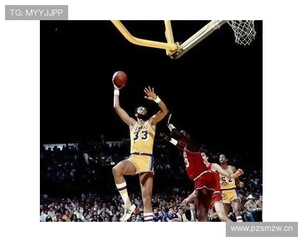 贾巴尔天勾统治力再显，内线得分结构碾压同位置